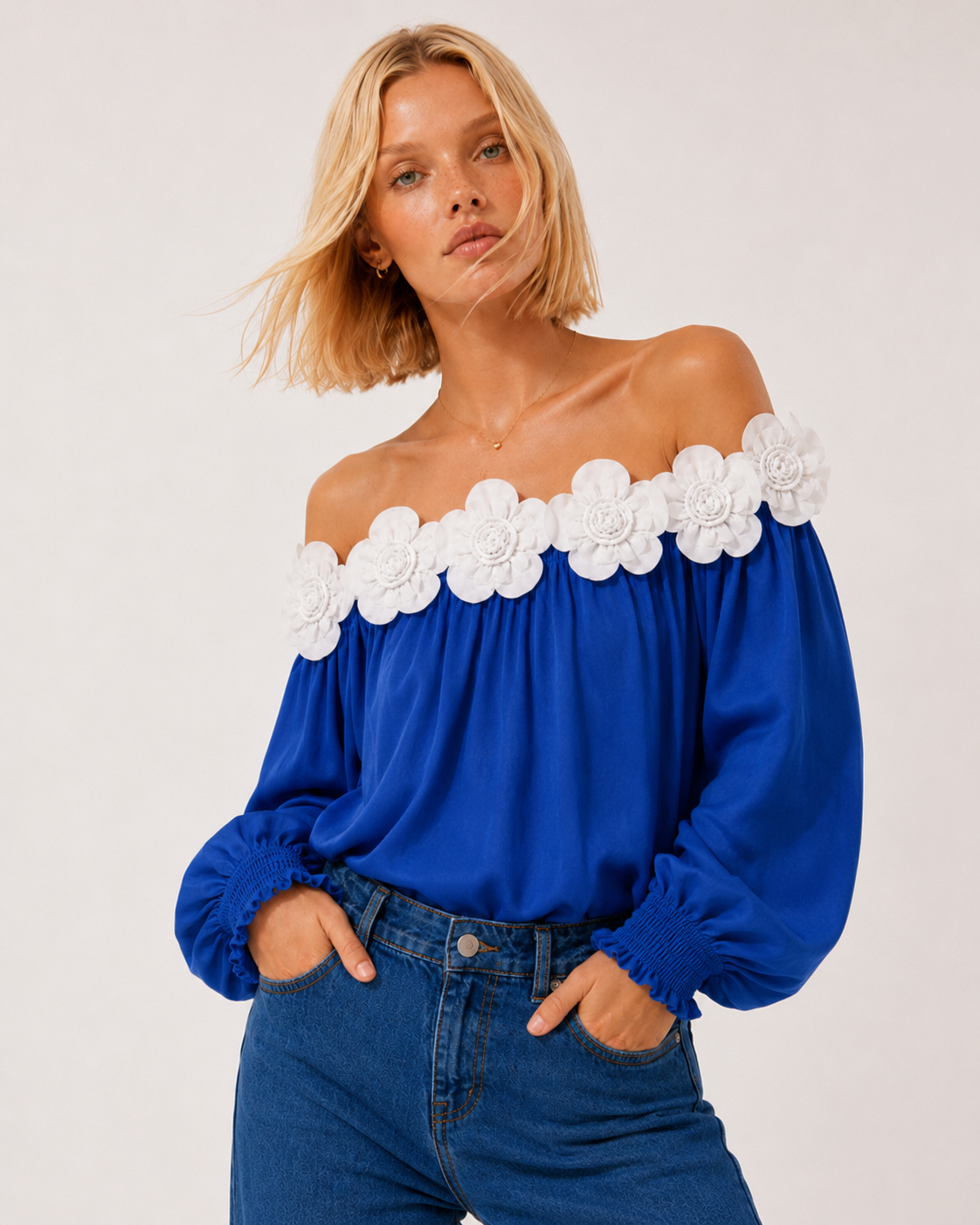 Blusa Magnoleah azul + blanco