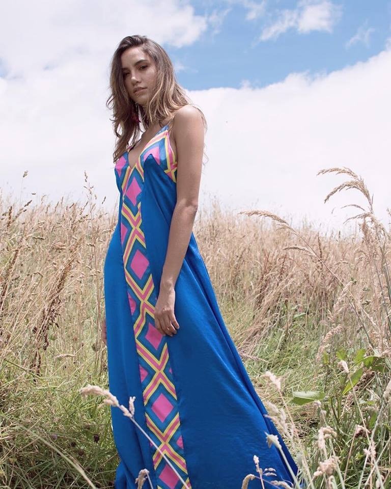 Vestido Lilla Fondo Azul