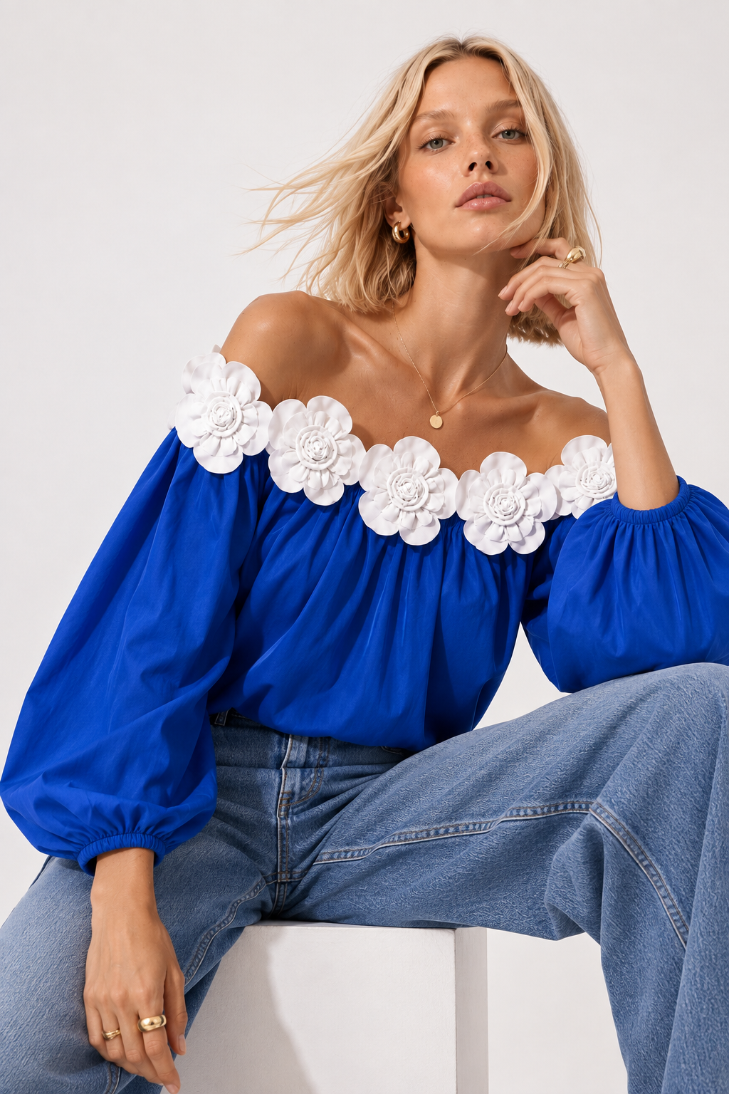 Blusa Magnoleah azul + blanco
