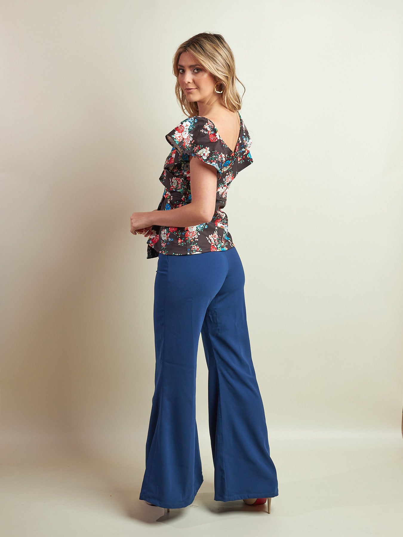 Blusa Alika Estampado Negro Flores