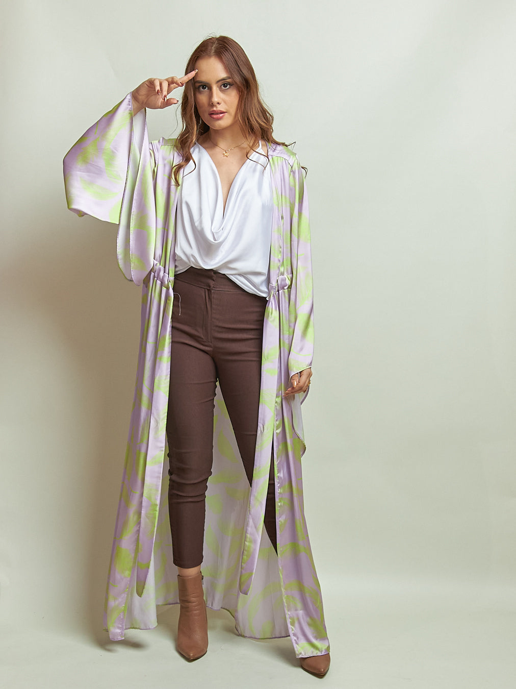 Kimono Lavanda Plumas Lila+Neon Estampado